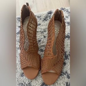 NWT Vince Camuto Brown Armenta Sandal Shoe Boot
